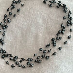 14” Vintage Carolee silvertone multi strand grey pearl bead choker necklace lobs